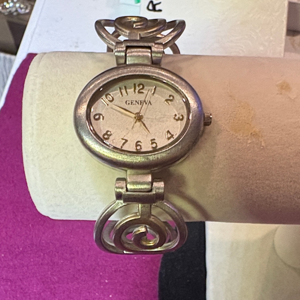 Geneva Silver Swirl Accent Timepiece Geneva Silver Swirl Accent Timepiece